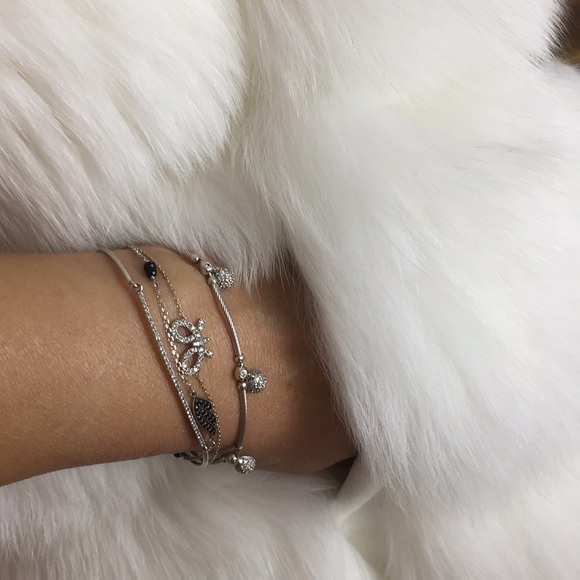 White Fox - Picture 3 of 5